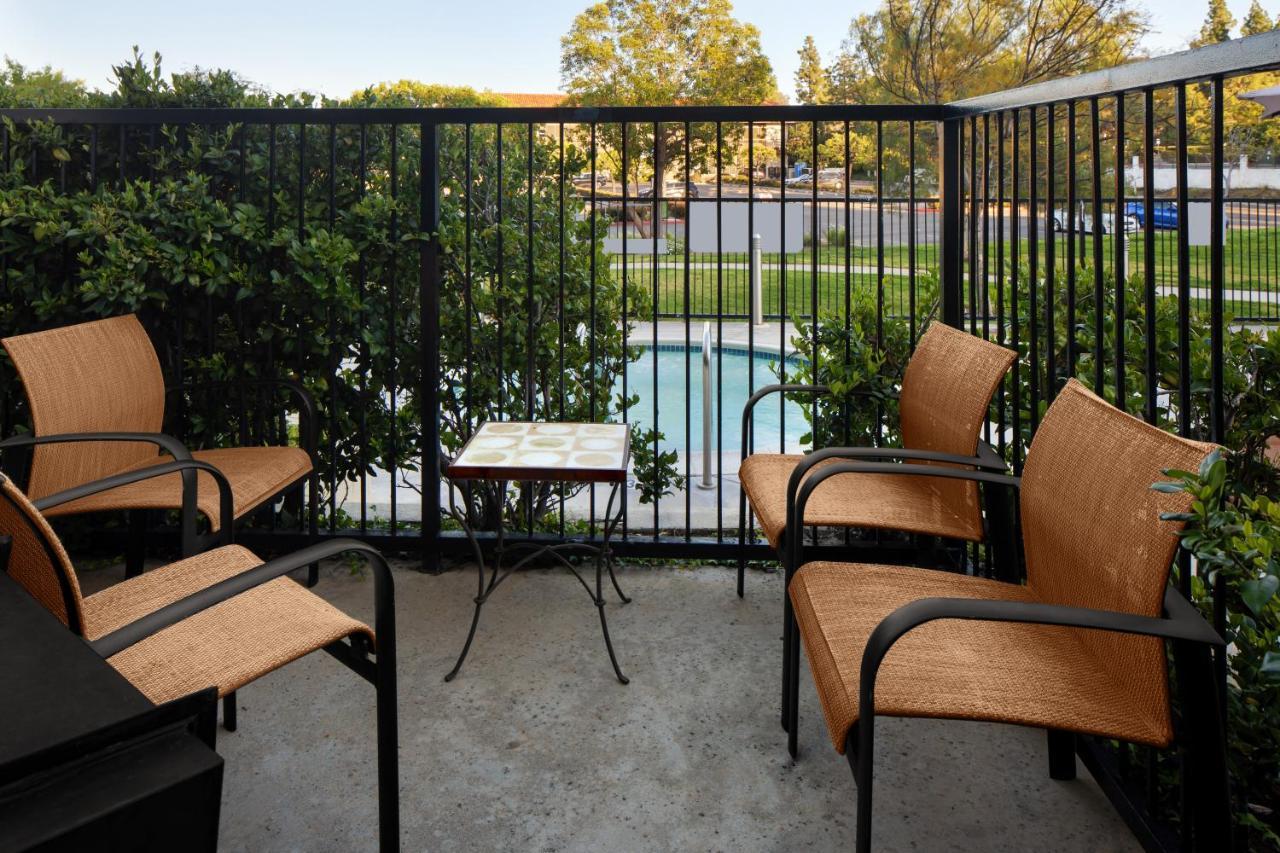 Courtyard By Marriott San Diego Rancho Bernardo Exterior photo